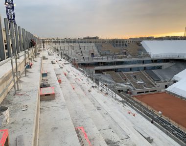 préparation des supports des tribunes